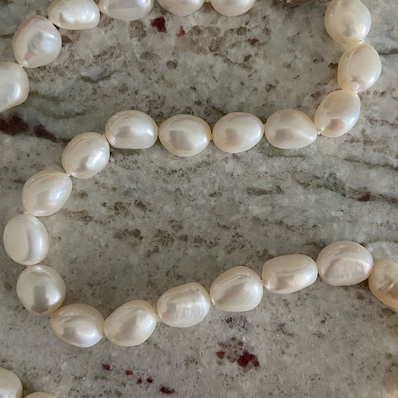 Lustrous Honora freshwater pearl necklace - Picture 4 of 4